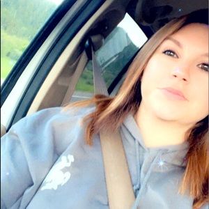 Meet your Posher, Clarissa